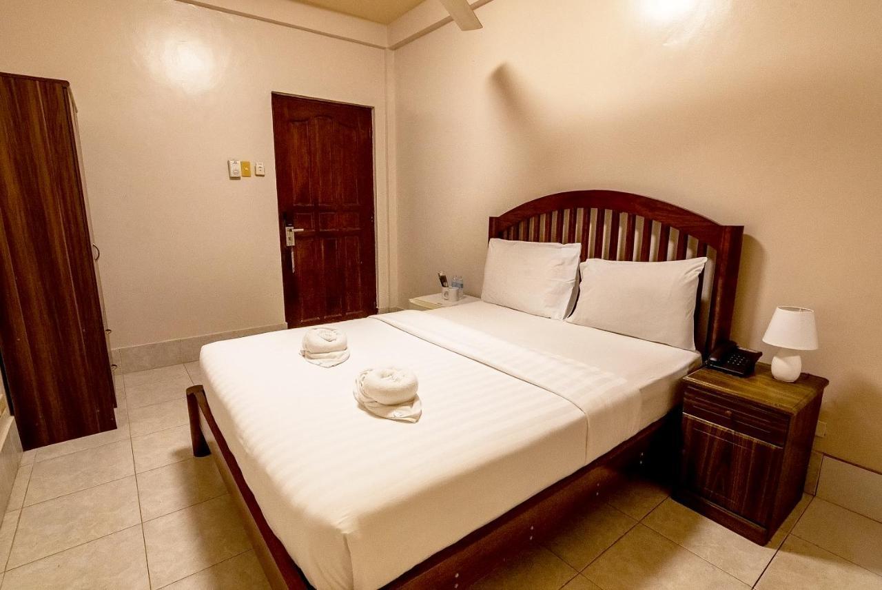 Kiwi Hotel Cebu Exteriér fotografie